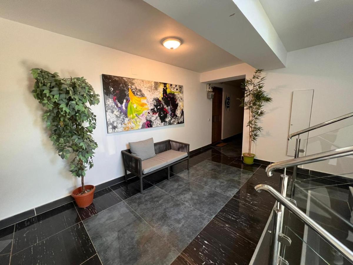 Terrace Apartments Otopeni ! ภายนอก รูปภาพ